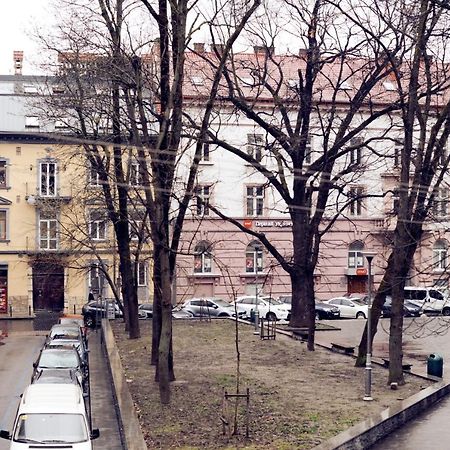 Apartments Near Potocki Palace Lviv Exterior foto