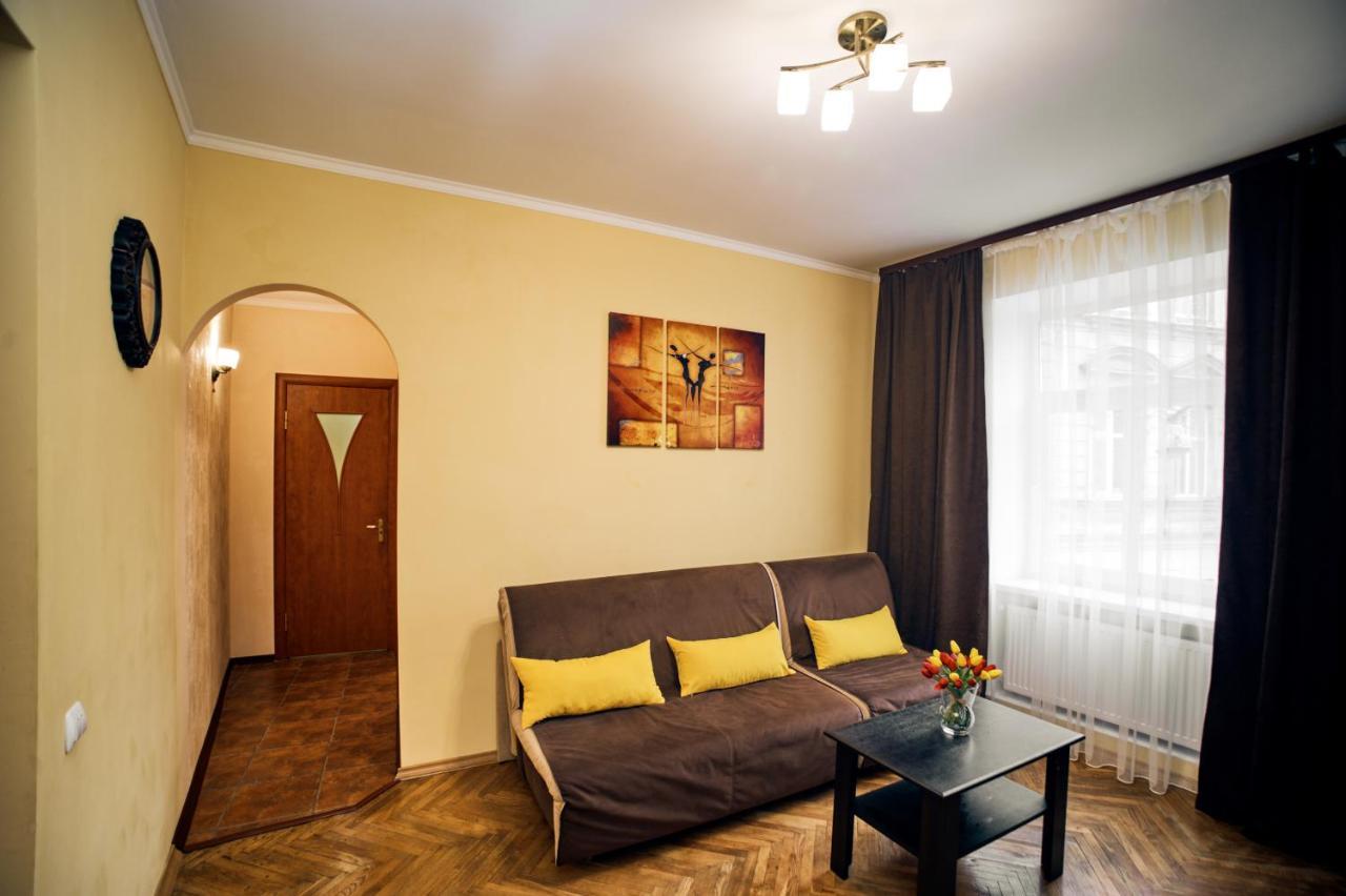 Apartments Near Potocki Palace Lviv Exterior foto